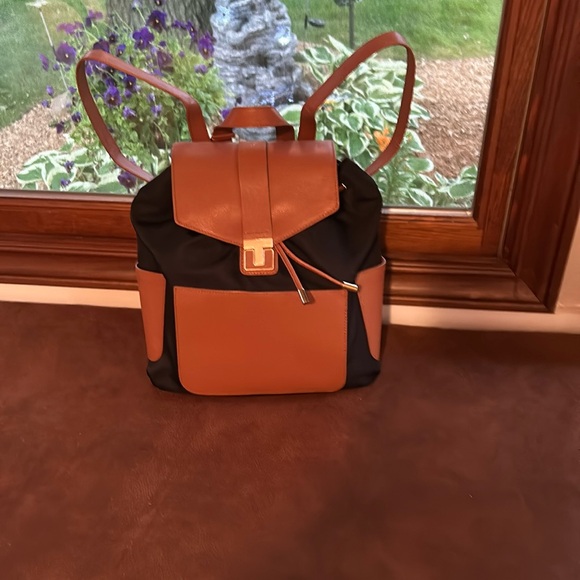 Tory Burch Backpack Black Nylon W / Leather Pockets and Accents in Tan Leather - Picture 2 of 16